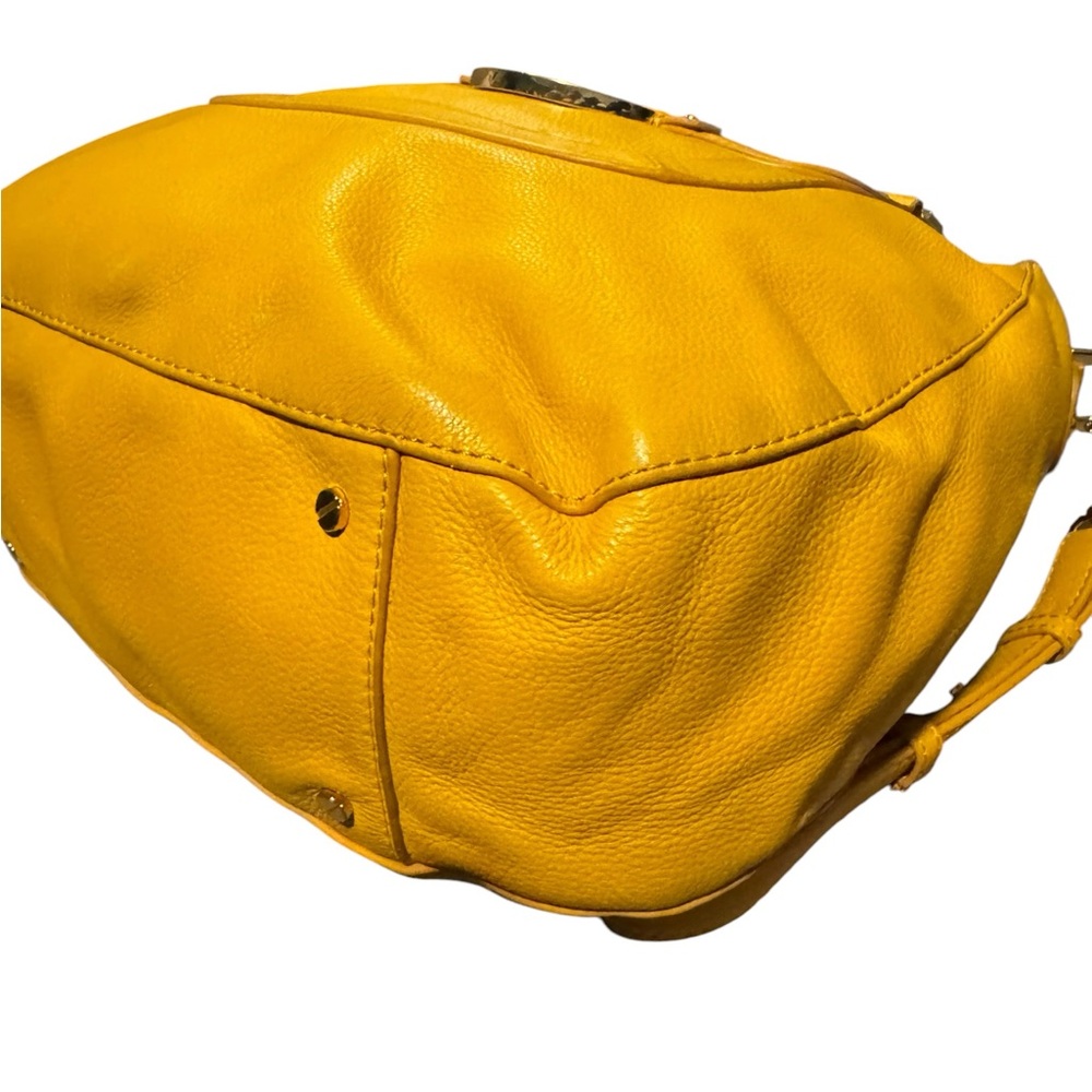 Tory Burch Amanda Hobo Bag - Picture 5 of 8
